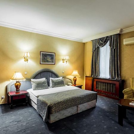 Ambassador Hotel Almaty Luaran gambar