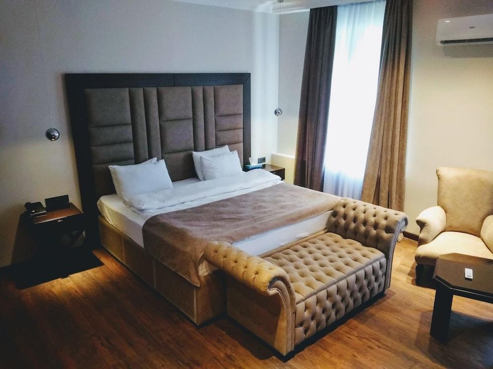 Ambassador Hotel Almaty Luaran gambar