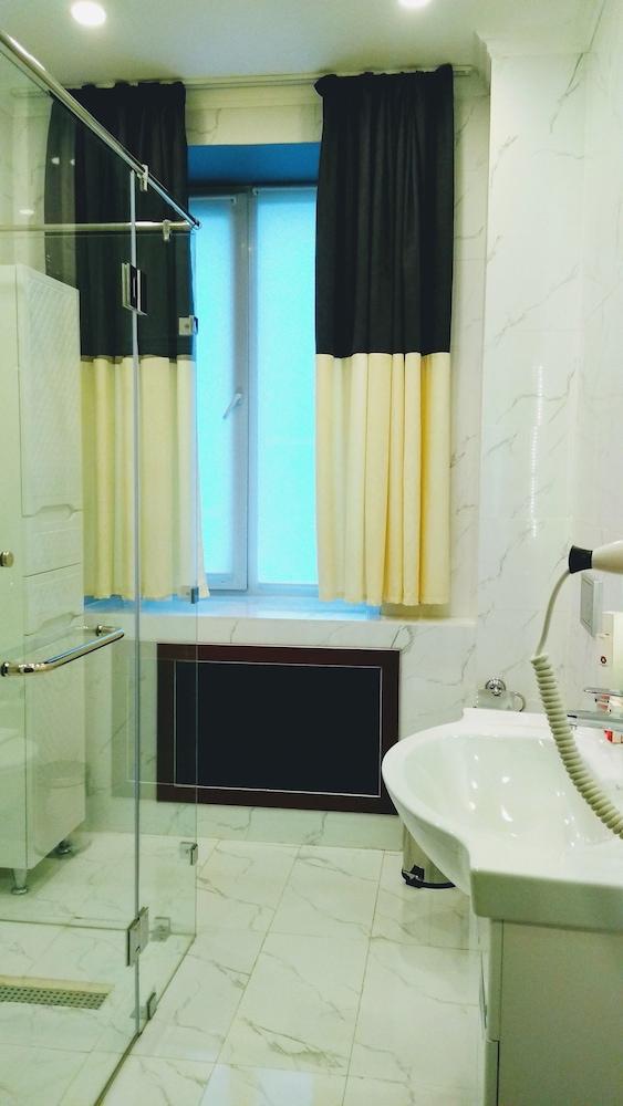 Ambassador Hotel Almaty Luaran gambar