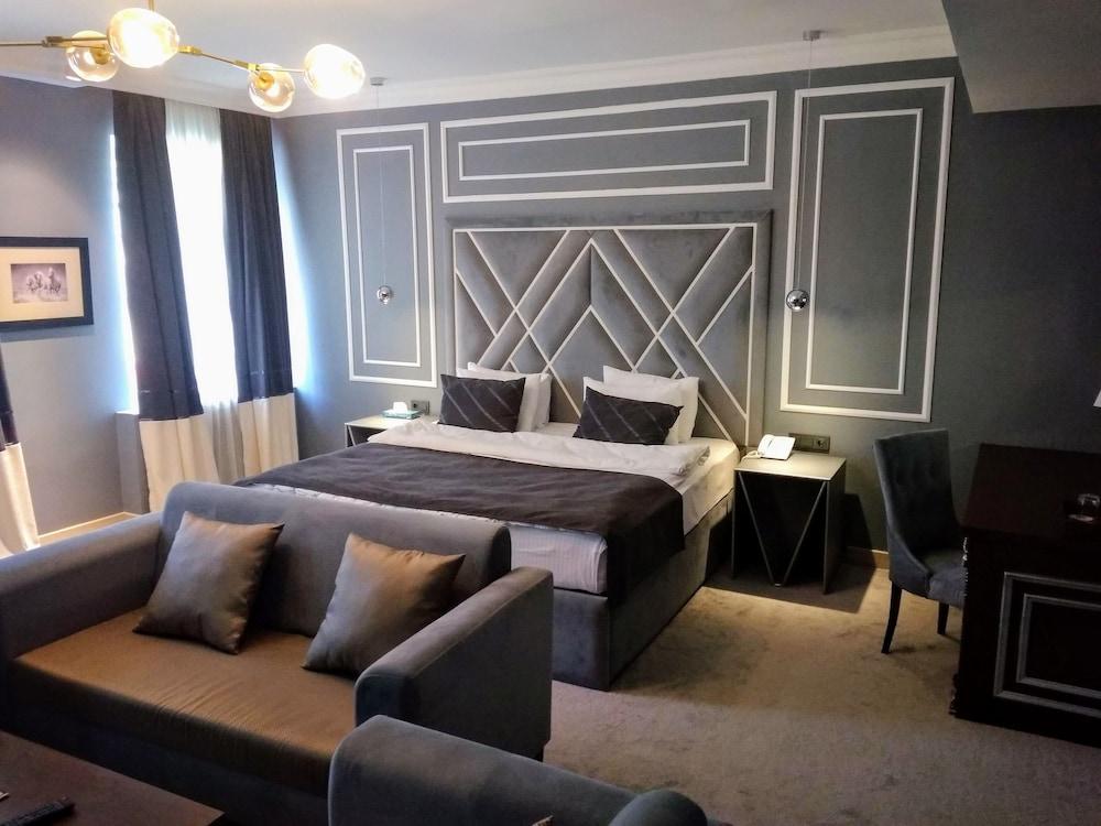 Ambassador Hotel Almaty Luaran gambar