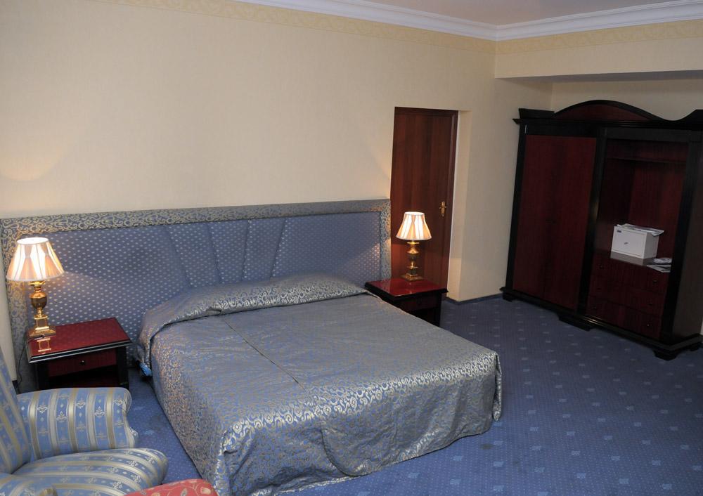 Ambassador Hotel Almaty Luaran gambar
