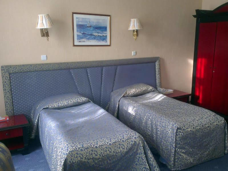 Ambassador Hotel Almaty Luaran gambar