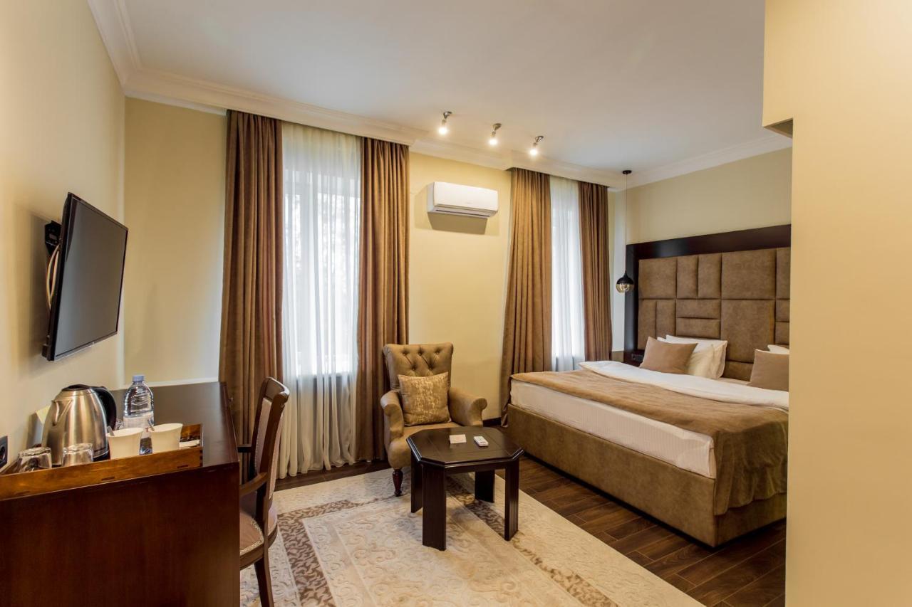 Ambassador Hotel Almaty Luaran gambar