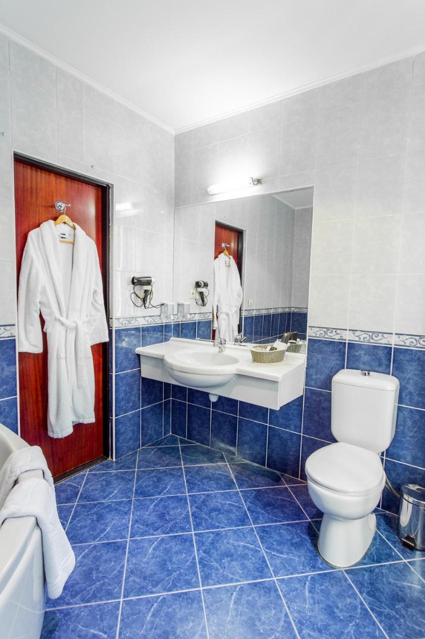 Ambassador Hotel Almaty Luaran gambar